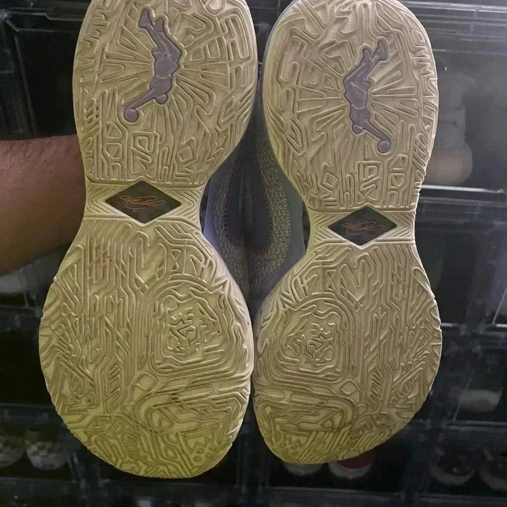 Nike LeBron 20 EP 'Purple And Gold' - Picture 3 of 6